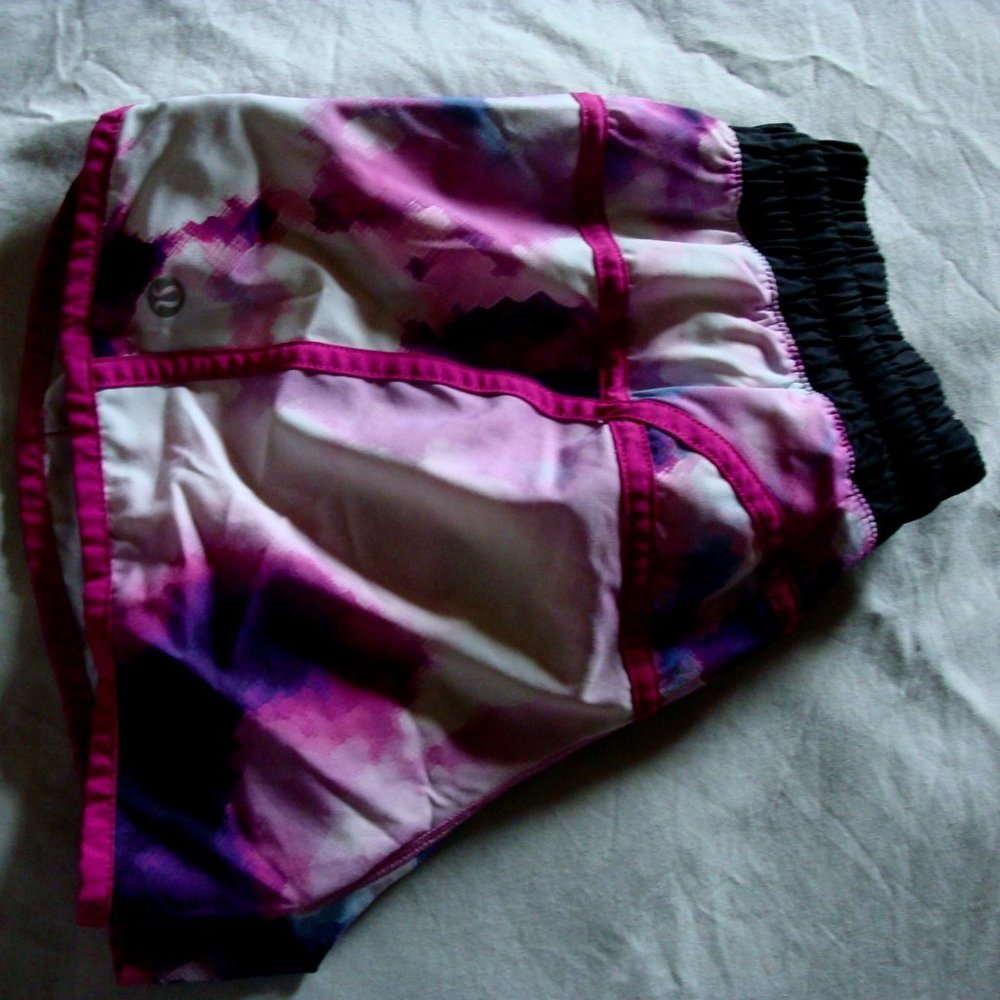 Lululemon Size 6 Tracker Shorts - image 1